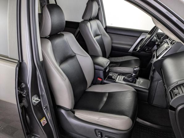 Toyota Land Cruiser Prado 150 Series Рестайлинг 2 с пробегом 2019 года, цена 4 200 000 рублей, 124743 км, внедорожник, Автокод Объявления