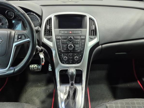 Opel Astra J Рестайлинг с пробегом 2014 года, цена 884 000 рублей, 165084 км, хэтчбек, Автокод Объявления