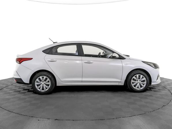 Hyundai Solaris II Рестайлинг с пробегом 2022 года, цена 1 620 000 рублей, 69491 км, седан, Автокод Объявления