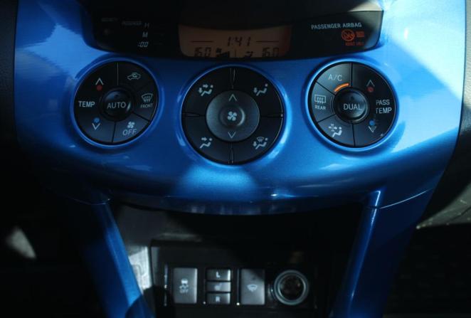 Toyota RAV4 III (XA30) Рестайлинг с пробегом 2011 года, цена 1 670 000 рублей, 145506 км, внедорожник, Автокод Объявления