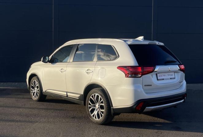 Mitsubishi Outlander III Рестайлинг 2 с пробегом 2017 года, цена 1 920 000 рублей, 178518 км, внедорожник, Автокод Объявления