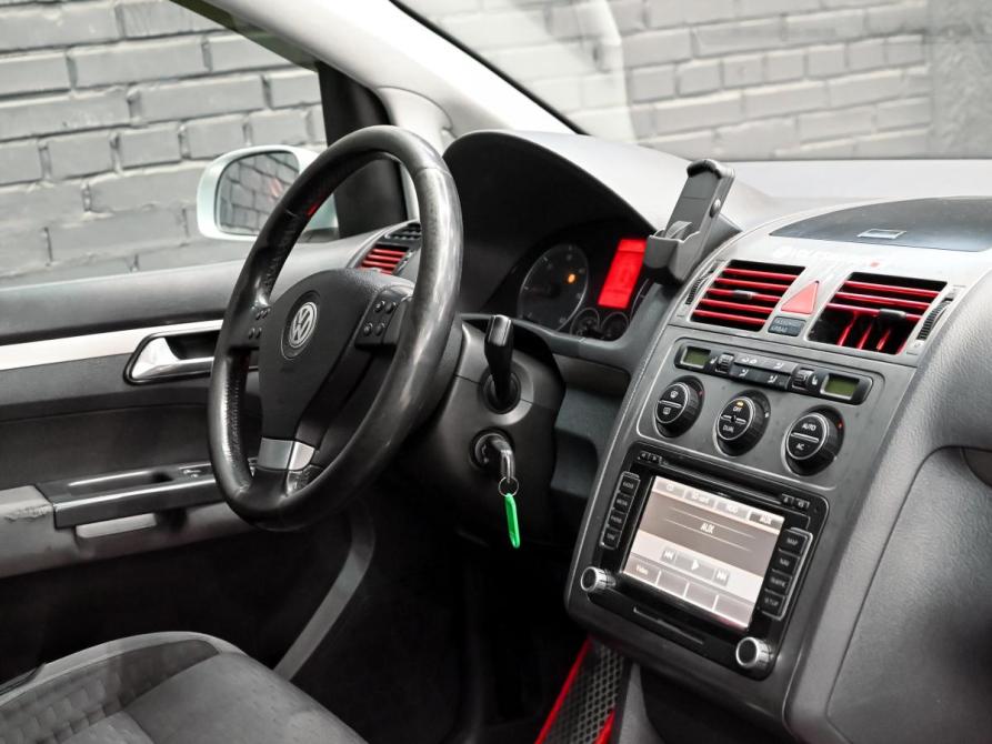 Volkswagen Touran I Рестайлинг Екатеринбург  - изображение 18