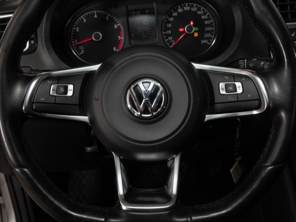 Volkswagen Polo V Рестайлинг с пробегом 2019 года, цена 1 533 000 рублей, 63500 км, седан, Автокод Объявления