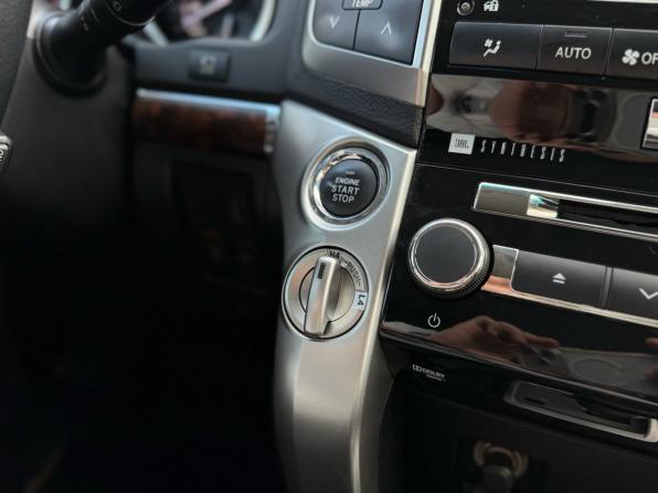 Toyota Land Cruiser 200 Series Рестайлинг 1 с пробегом 2013 года, цена 3 719 000 рублей, 174430 км, внедорожник, Автокод Объявления