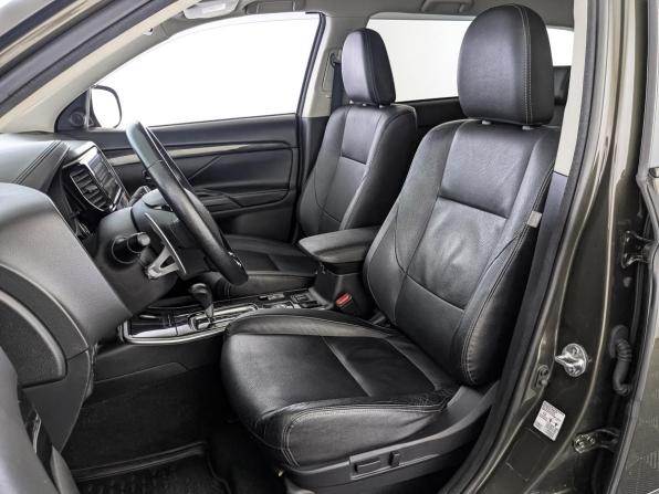 Mitsubishi Outlander III Рестайлинг 2 с пробегом 2018 года, цена 2 380 000 рублей, 123700 км, внедорожник, Автокод Объявления