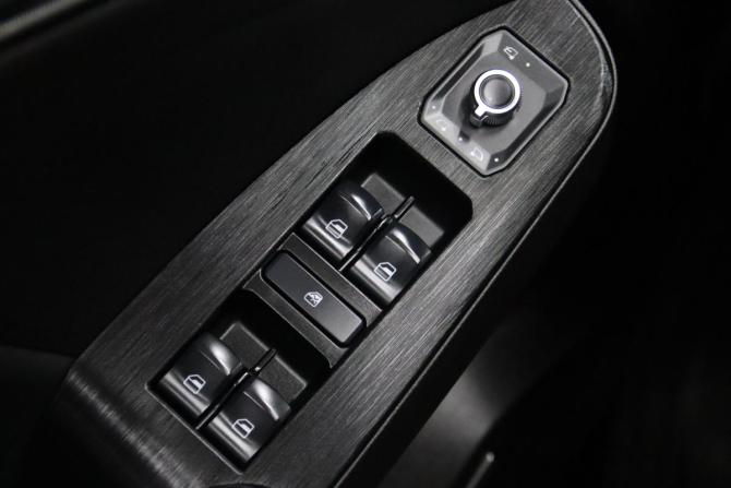 Haval Jolion I Рестайлинг с пробегом 2024 года, цена 2 045 170 рублей, 55902 км, внедорожник, Автокод Объявления