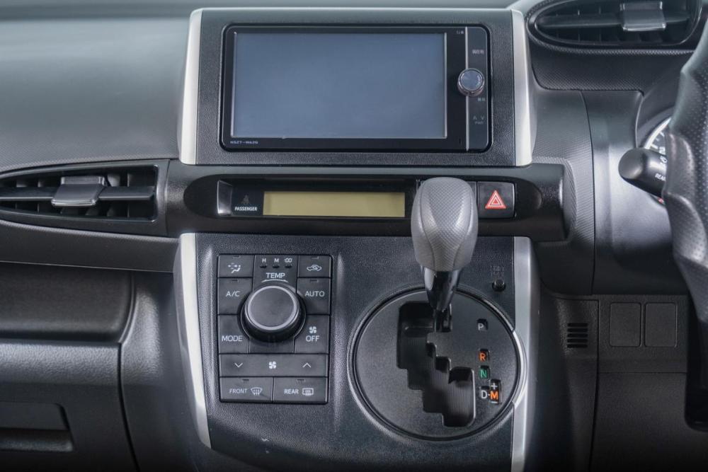Toyota Wish II Рестайлинг Томск  - изображение 15