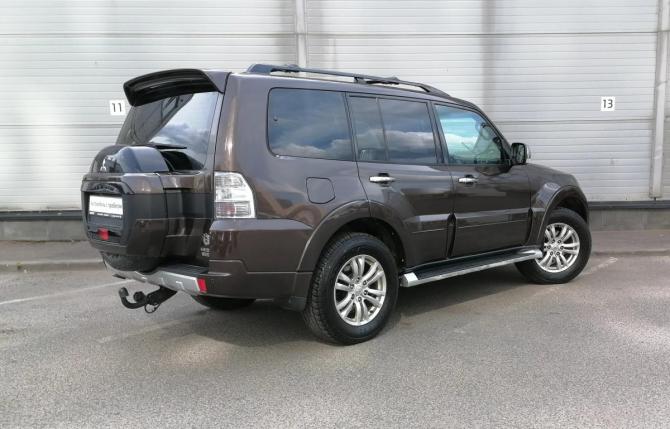 Mitsubishi Pajero IV Рестайлинг 2 с пробегом 2017 года, цена 2 529 000 рублей, 207843 км, внедорожник, Автокод Объявления