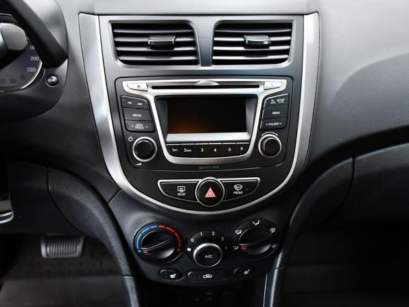 Hyundai Solaris I Рестайлинг с пробегом 2015 года, цена 1 087 000 рублей, 115808 км, седан, Автокод Объявления