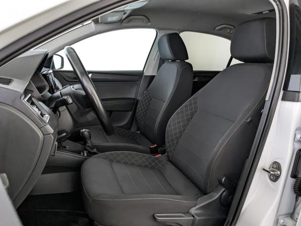 Skoda Rapid II с пробегом 2021 года, цена 1 285 000 рублей, 154473 км, лифтбек, Автокод Объявления