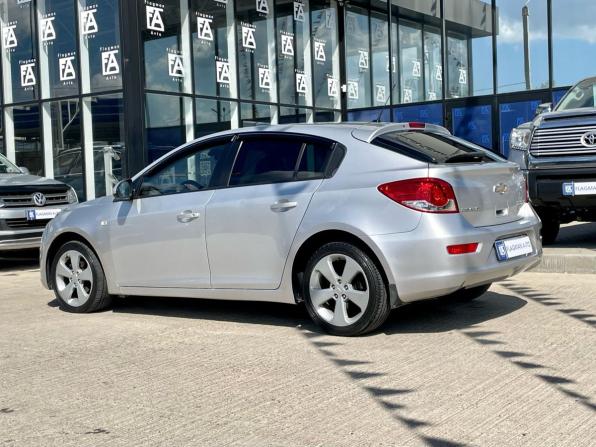 Chevrolet Cruze I Рестайлинг с пробегом 2012 года, цена 637 000 рублей, 233118 км, хэтчбек, Автокод Объявления
