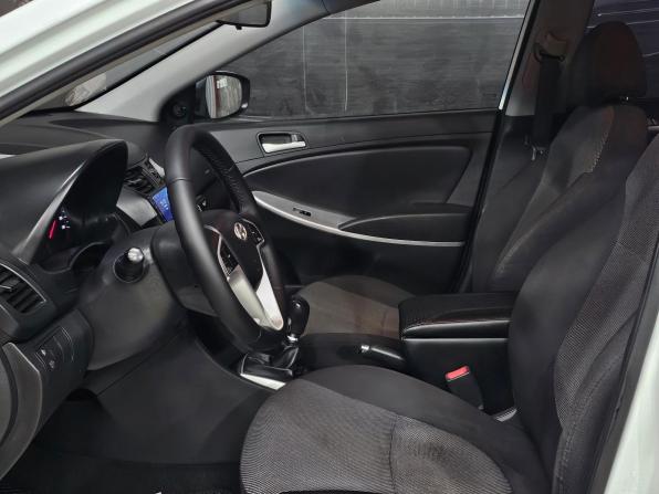 Hyundai Solaris I с пробегом 2013 года, цена 760 000 рублей, 183000 км, седан, Автокод Объявления