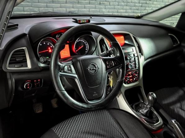 Opel Astra J с пробегом 2012 года, цена 550 000 рублей, 238963 км, хэтчбек, Автокод Объявления