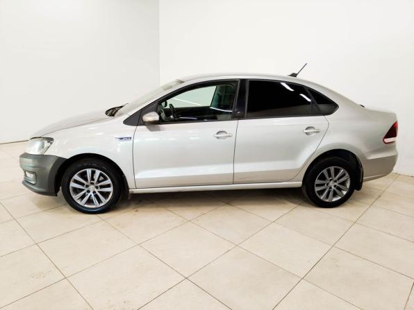 Volkswagen Polo V Рестайлинг с пробегом 2018 года, цена 1 060 000 рублей, 120230 км, седан, Автокод Объявления