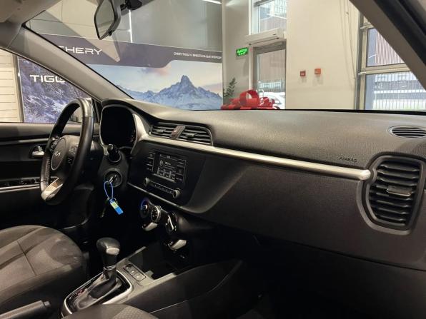 Kia Rio IV Рестайлинг с пробегом 2021 года, цена 1 470 000 рублей, 73297 км, седан, Автокод Объявления