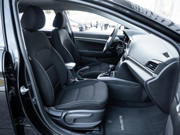 Hyundai Elantra VI (AD) Рестайлинг с пробегом 2018 года, цена 1 113 000 рублей, 171002 км, седан, Автокод Объявления