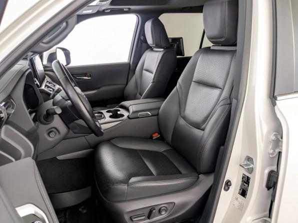 Toyota Land Cruiser 300 Series с пробегом 2022 года, цена 10 780 000 рублей, 18425 км, внедорожник, Автокод Объявления
