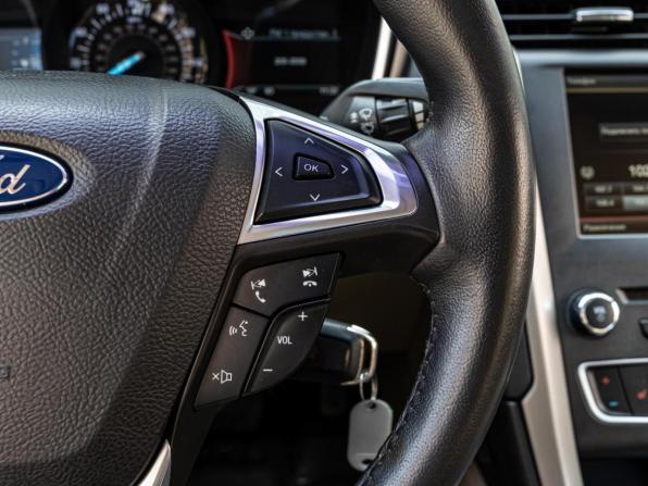 Ford Fusion (North America) II с пробегом 2015 года, цена 1 435 000 рублей, 160360 км, седан, Автокод Объявления