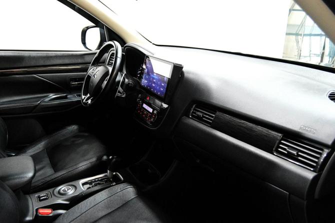 Mitsubishi Outlander III Рестайлинг 2 с пробегом 2015 года, цена 1 550 000 рублей, 181000 км, внедорожник, Автокод Объявления