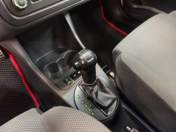 Skoda Fabia II Рестайлинг с пробегом 2011 года, цена 879 000 рублей, 190024 км, хэтчбек, Автокод Объявления