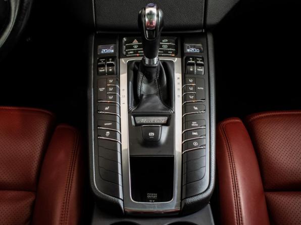 Porsche Macan I с пробегом 2018 года, цена 3 390 000 рублей, 130000 км, внедорожник, Автокод Объявления