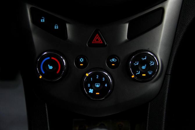Chevrolet Aveo II с пробегом 2015 года, цена 695 000 рублей, 172145 км, седан, Автокод Объявления
