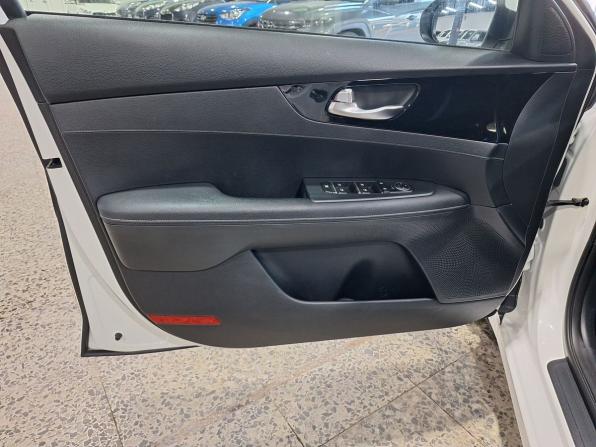 Kia Cerato IV с пробегом 2018 года, цена 1 599 000 рублей, 118543 км, седан, Автокод Объявления