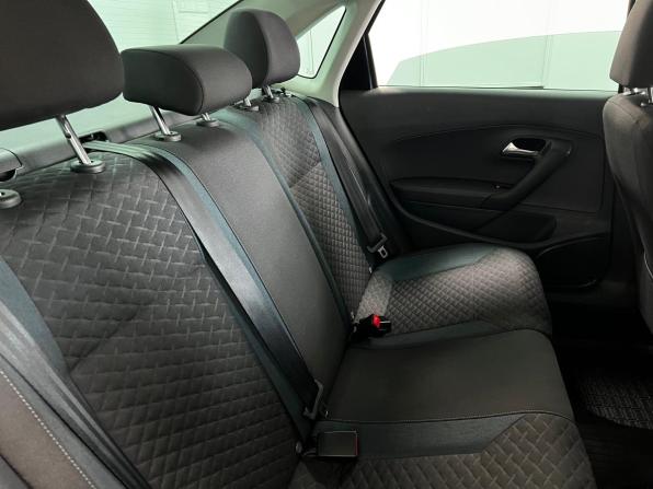Volkswagen Polo V Рестайлинг с пробегом 2019 года, цена 1 299 901 рубль, 90000 км, седан, Автокод Объявления