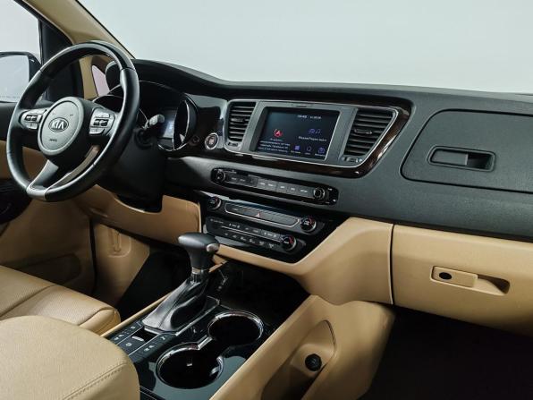 Kia Carnival III с пробегом 2018 года, цена 3 199 000 рублей, 101507 км, минивэн, Автокод Объявления