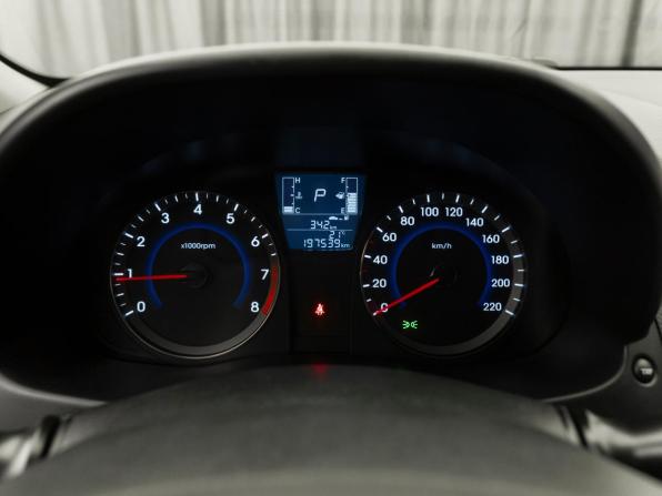 Hyundai Solaris I Рестайлинг с пробегом 2016 года, цена 980 000 рублей, 197384 км, хэтчбек, Автокод Объявления