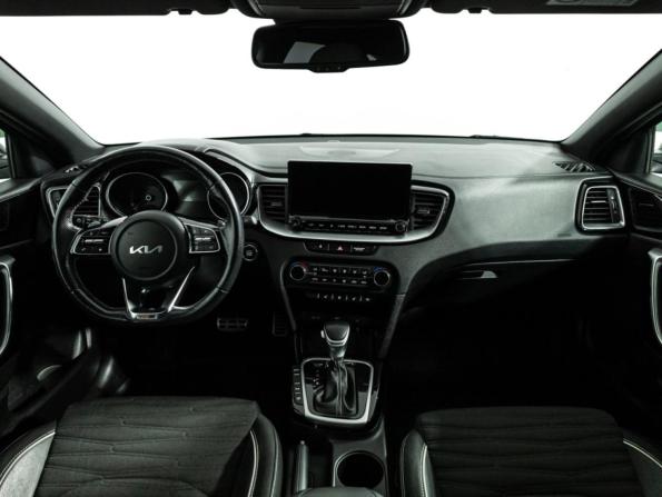 Kia Ceed III Рестайлинг с пробегом 2021 года, цена 2 249 585 рублей, 46000 км, универсал, Автокод Объявления