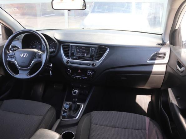 Hyundai Solaris II с пробегом 2018 года, цена 1 349 000 рублей, 112000 км, седан, Автокод Объявления