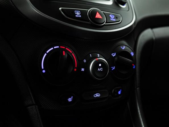 Hyundai Solaris I Рестайлинг с пробегом 2015 года, цена 999 777 рублей, 98403 км, седан, Автокод Объявления