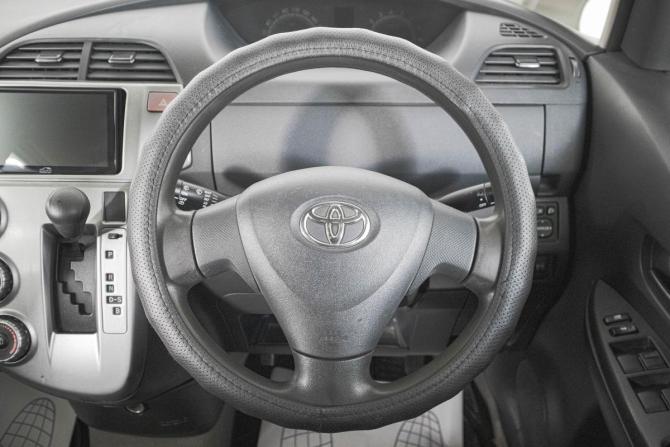 Toyota Ractis I с пробегом 2005 года, цена 659 000 рублей, 235400 км, хэтчбек, Автокод Объявления