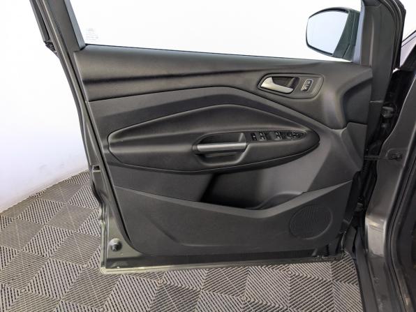 Ford Kuga II Рестайлинг с пробегом 2017 года, цена 1 750 000 рублей, 126876 км, внедорожник, Автокод Объявления