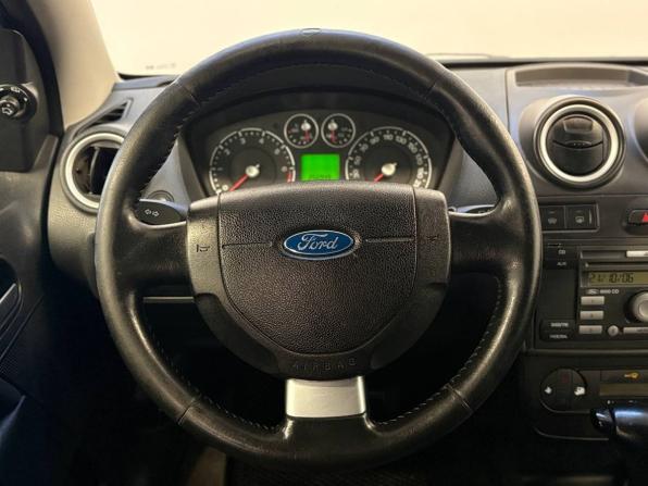 Ford Fiesta Mk5 с пробегом 2006 года, цена 469 900 рублей, 250000 км, хэтчбек, Автокод Объявления