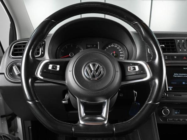 Volkswagen Polo V Рестайлинг с пробегом 2019 года, цена 1 539 000 рублей, 96016 км, седан, Автокод Объявления