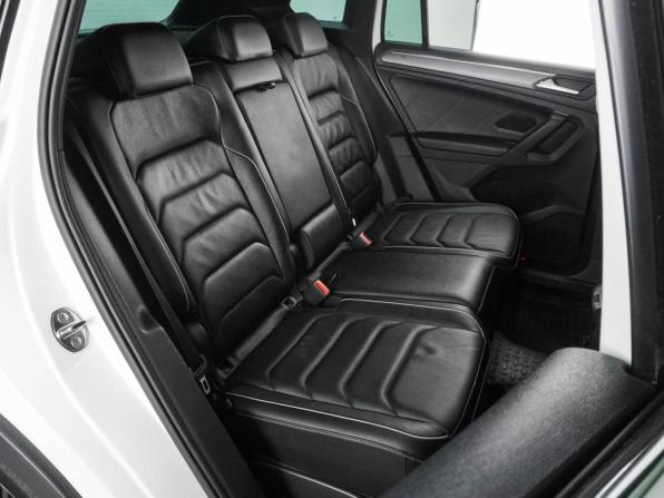 Volkswagen Tiguan II Рестайлинг с пробегом 2021 года, цена 2 498 000 рублей, 240814 км, внедорожник, Автокод Объявления