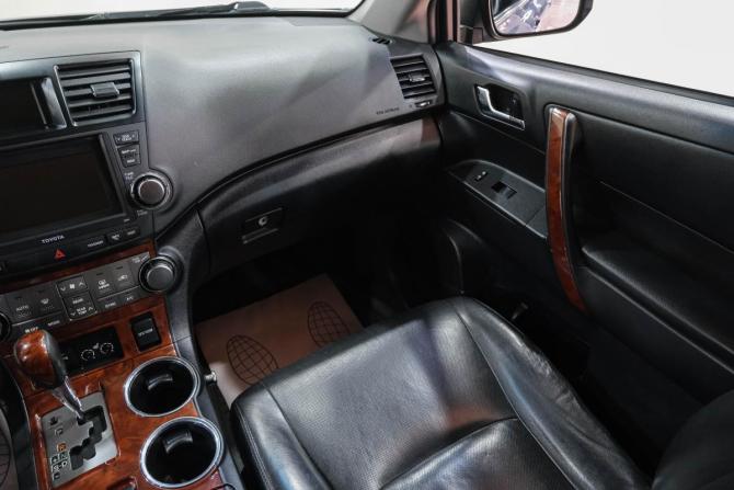 Toyota Highlander II (XU40) Рестайлинг с пробегом 2013 года, цена 2 379 000 рублей, 280000 км, внедорожник, Автокод Объявления