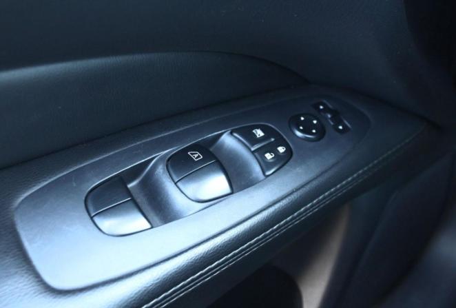 Nissan Pathfinder IV с пробегом 2015 года, цена 1 511 000 рублей, 257328 км, внедорожник, Автокод Объявления