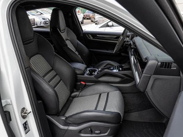 Porsche Cayenne III Рестайлинг с пробегом 2024 года, цена 16 750 000 рублей, 11329 км, внедорожник, Автокод Объявления