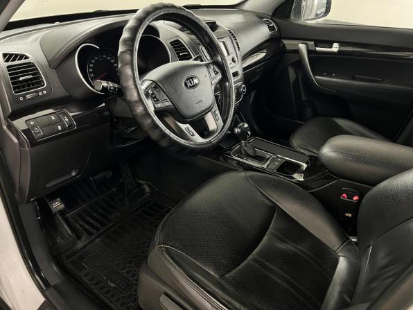 Kia Sorento II Рестайлинг с пробегом 2018 года, цена 2 065 000 рублей, 180000 км, внедорожник, Автокод Объявления