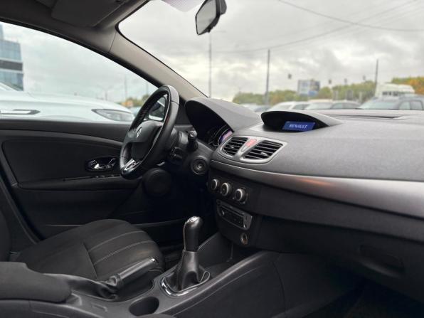 Renault Fluence I Рестайлинг с пробегом 2014 года, цена 877 000 рублей, 131286 км, седан, Автокод Объявления