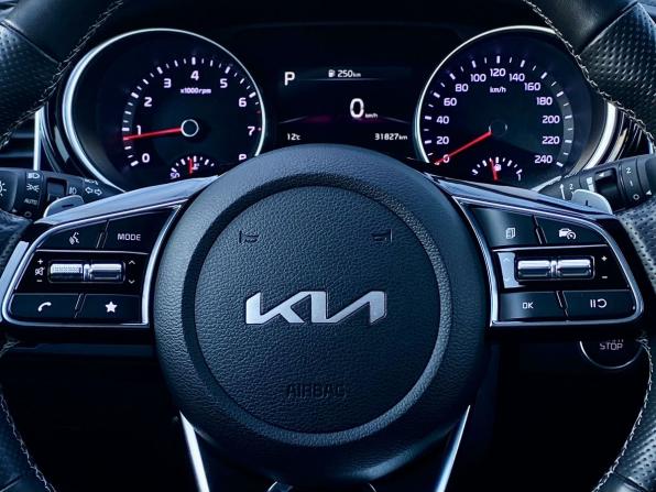 Kia Ceed III Рестайлинг с пробегом 2021 года, цена 2 179 000 рублей, 32000 км, универсал, Автокод Объявления