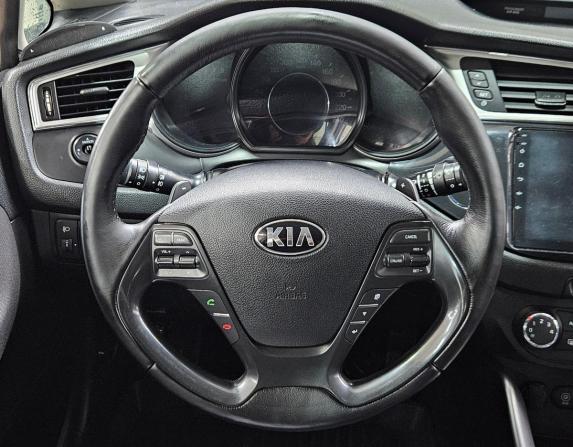 Kia Ceed II Рестайлинг с пробегом 2015 года, цена 1 260 000 рублей, 150000 км, универсал, Автокод Объявления