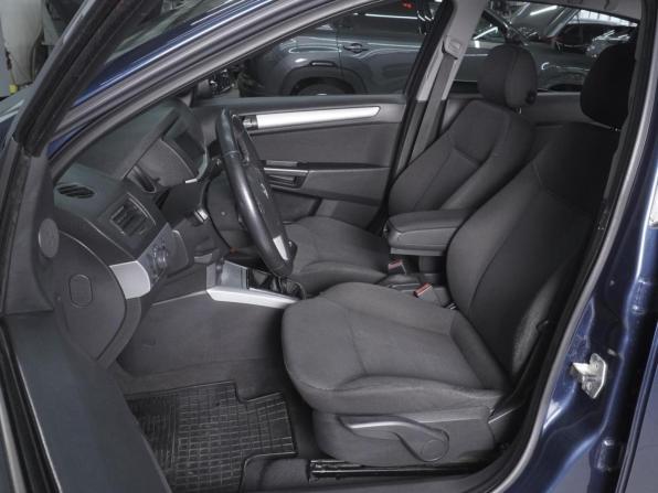 Opel Astra H Рестайлинг с пробегом 2010 года, цена 590 000 рублей, 243436 км, седан, Автокод Объявления