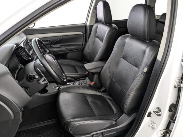 Mitsubishi Outlander III Рестайлинг с пробегом 2014 года, цена 1 710 000 рублей, 210200 км, внедорожник, Автокод Объявления