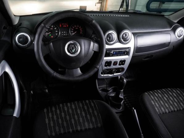 Renault Logan I Рестайлинг с пробегом 2013 года, цена 599 000 рублей, 97417 км, седан, Автокод Объявления