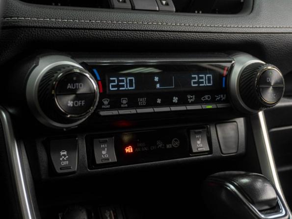 Toyota RAV4 V (XA50) с пробегом 2023 года, цена 3 699 000 рублей, 68355 км, внедорожник, Автокод Объявления