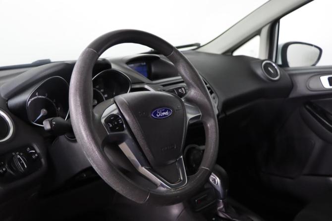 Ford Fiesta Mk6 Рестайлинг с пробегом 2015 года, цена 649 990 рублей, 148893 км, седан, Автокод Объявления